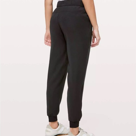 Lululemon on the fly joggers - Picture 2 of 5